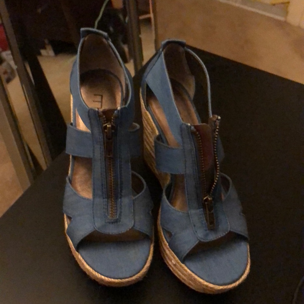 Shoes - Picture 3 of 5